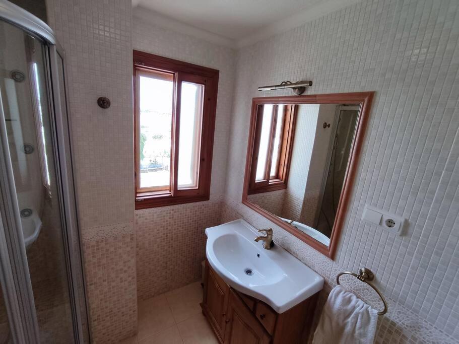 Apartamento Comodo A 300 Metros De La Playa Santa Pola Bagian luar foto